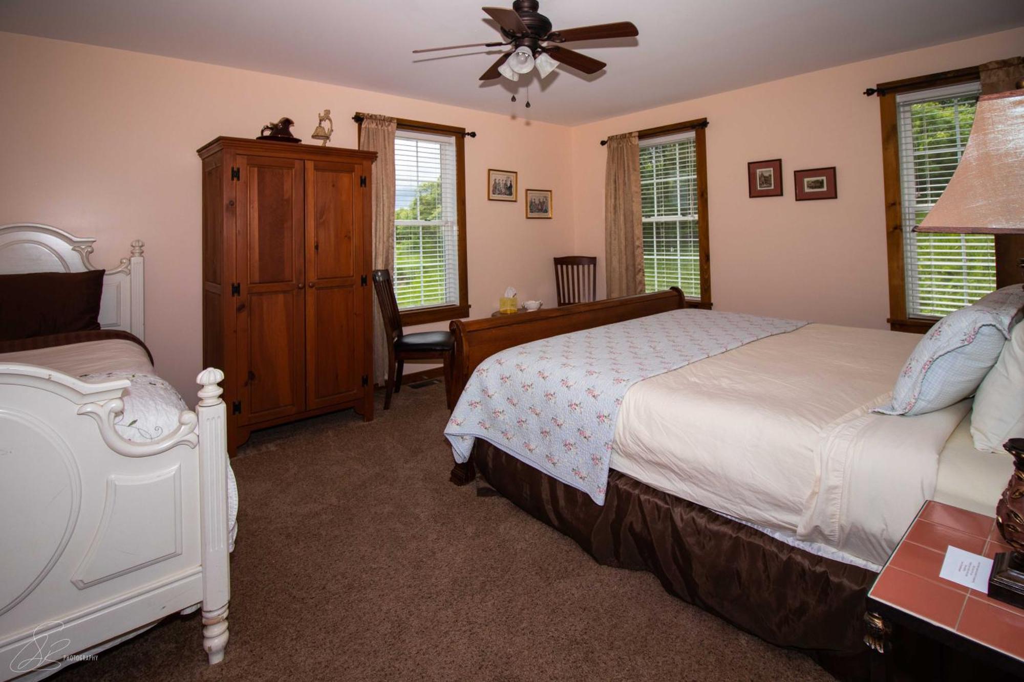 The Old Lantern Inn Charlotte Extérieur photo